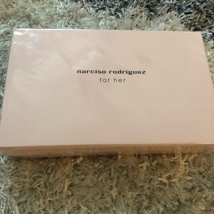 Narciso Rodriguez For Her Body lotion in Pouch